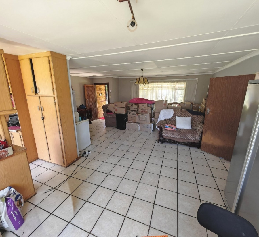 4 Bedroom Property for Sale in Pellissier Free State